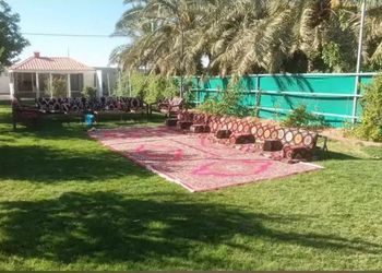 مزرعة بمناظر خلابة وجلسة خارجية 