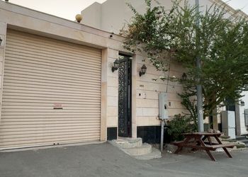 فيلا بمسبح وألعاب مائية