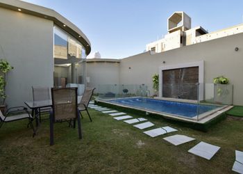 شاليه بركن شواء ,,مسطح اخضر, 