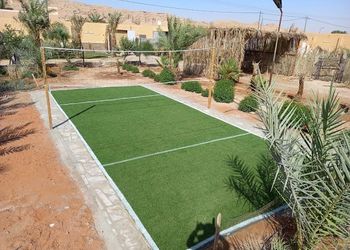 مزرعة بمناظر خلابة وجلسة خارجية 