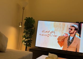 شقة بغرفة معيشة وغرفة نوم 