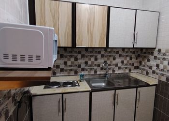 استديو بسرير ماستر وجلسة جانبية