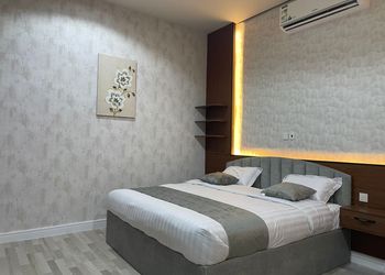استديو بأثاث مريح وبسيط 