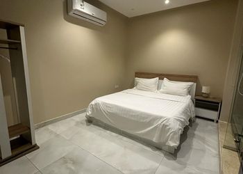 شاليه بمسطح اخضر