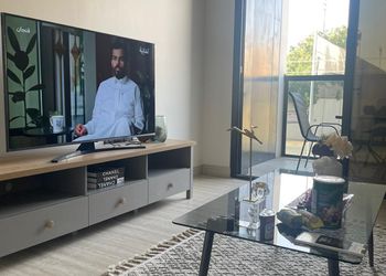 شقة بصالة وغرفتين نوم و بلكونة