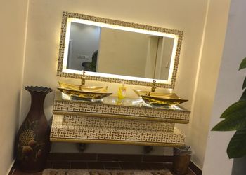شاليه بمسطح اخضر ومجالس 