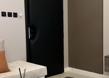 استديو بتصميم أنيق ودخول ذاتي 