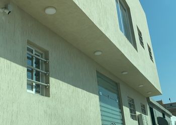 استديو بسرير ماستر وجلسة جانبية 