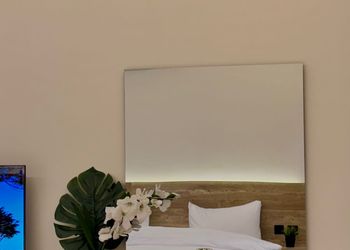 استديو بسرير ماستر وجلسة جانبية