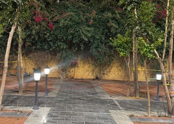 شاليه بمجالس انيقه وواسعه