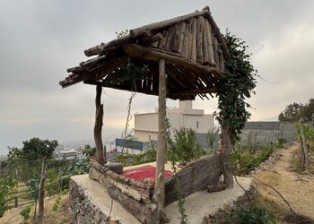 مزرعة مع غرف ومطبخ وحمام 