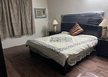 استراحة بفناء خارجي ومجالس