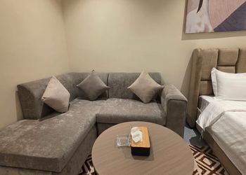 استديو بسريرين فردية 