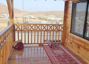 شاليه بغرفتين نوم ومسبح 