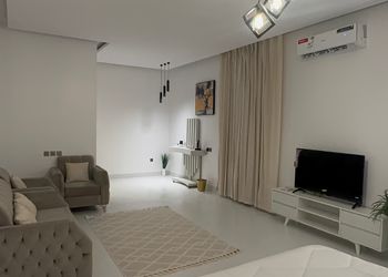 استديو بسرير ماستر