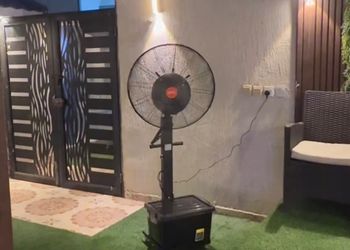 شاليه بجلسة خارجية ومسبح 