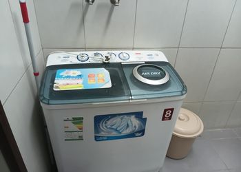 شقة بغرفة معيشة وغرفة نوم 