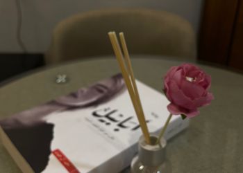 استديو بسرير ماستر وجلسة جانبية 