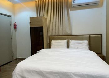 استديو بسرير ماستر