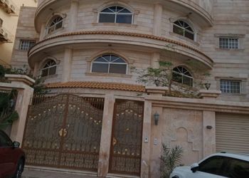 استديو هادئ بسرير ماستر
