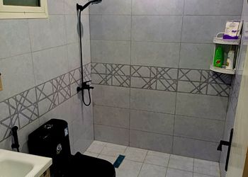 شقة بجلسة خارجية وغرفة نوم 