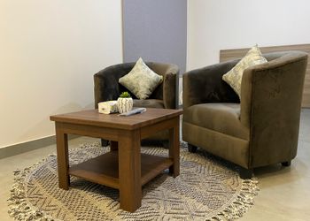 استديو هادئ بأثاث أنيق
