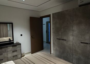 شقة بألعاب أطفال
