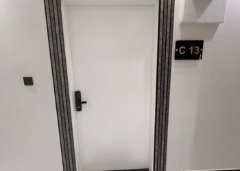 استديو بسرير ماستر وجلسة