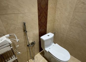 استديو بسرير ماستر وجلسة جانبية
