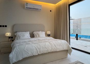 شاليه بمسبح خارجي والعاب اطفال