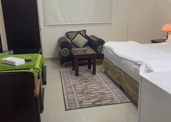 شقة بصالة وغرفتين نوم