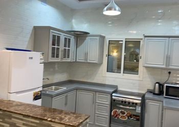 شاليه بغرفة نوم مطلة على المسبح 
