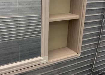 استديو بسرير ماستر وأثاث مريح 