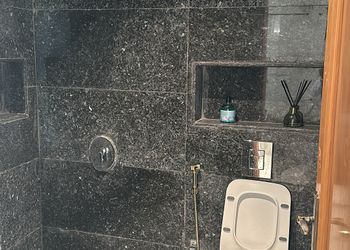 استراحة بمسطح اخضر و مسبح خارجي