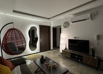 شقة فاخرة بثلاث غرف نوم وصالة