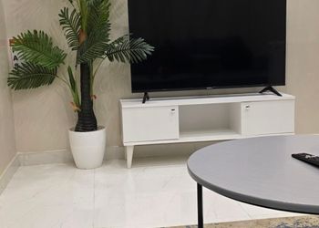 شقة بغرفة معيشة وغرفة نوم 