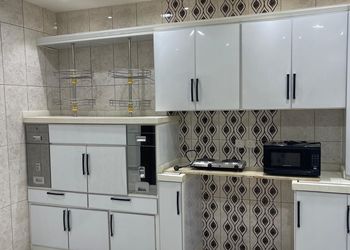 شقة بغرفة معيشة وغرفتين نوم 