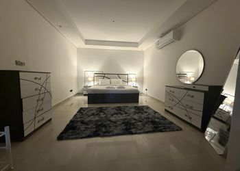 استديو بتصميم أنيق وسرير مريح
