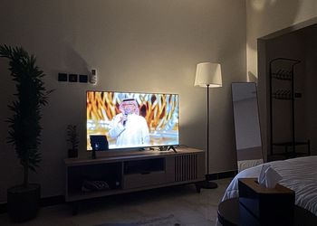 استديو بسرير مريح وتصميم هادئ 