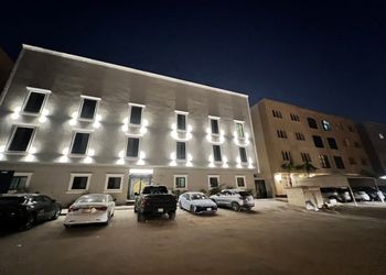 شقة بغرفة معيشة وغرفة نوم 