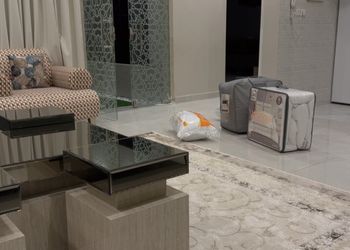 شاليه بمسطح اخضر ومسبح 