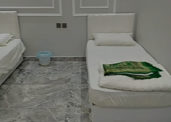 شاليه بمسطح اخضر و مسبح