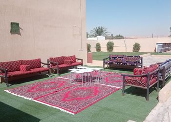 استراحة بمسطح اخضر وجلسة