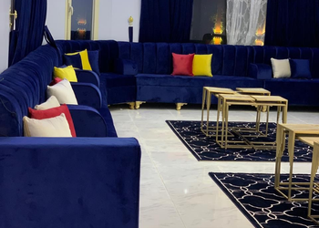 استراحة بجلسة خارجيةوالعاب اطفال