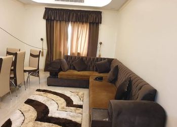 شقة بغرفة نوم وغرفة معيشة 
