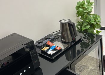 استديو بسرير ماستر وجلسة جانبية 