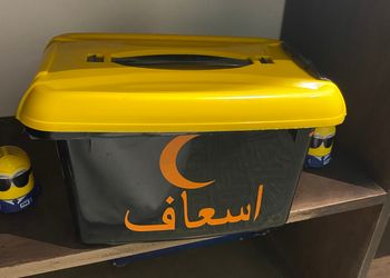 شقة بصالة جلوس وغرفتين نوم