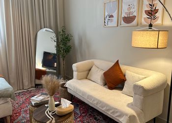 استديو بسرير ماستر وجلسة جانبية 