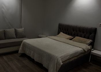 استديو بسرير ماستر وجلسة جانبية 