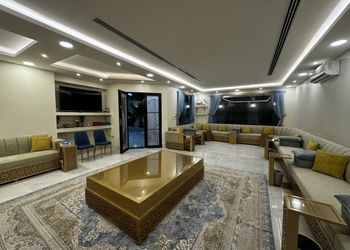 استراحة بمسطح اخضر ومجالس